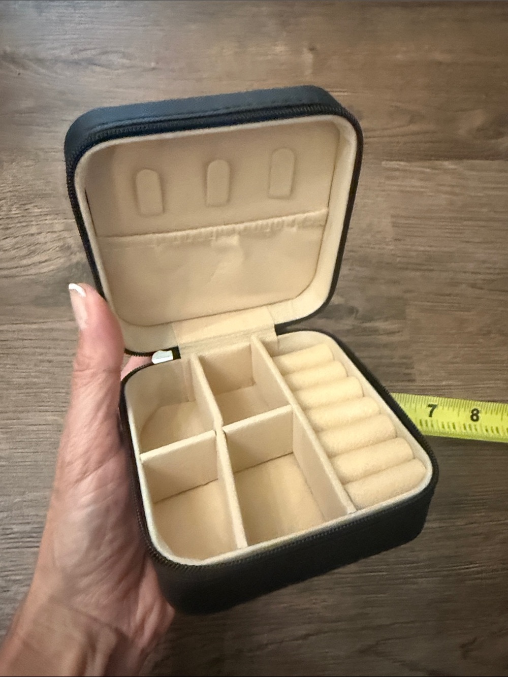 Travel Jewelry Organizer Case in Black and Cream - Compact Travel Bag
